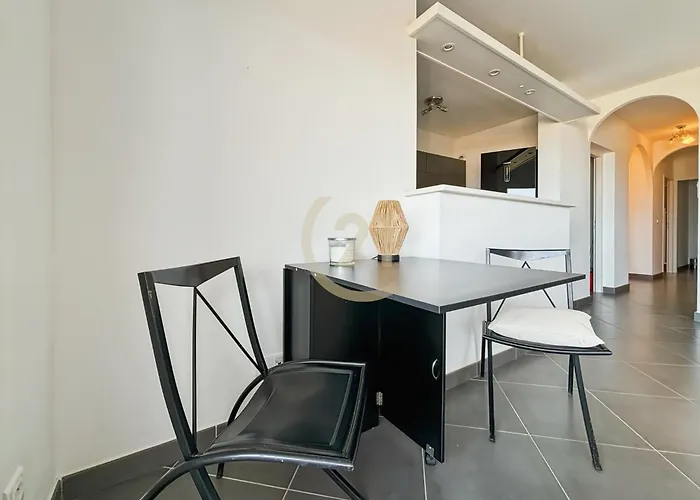 La Parenthese Corse * L'Ile-Rousse (Corsica)